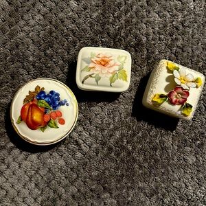 Vintage from France /three ceramic boxes 💐